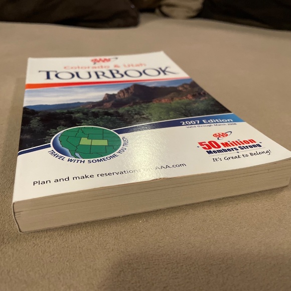 New Colorado & Utah Tour Book - Picture 3 of 8